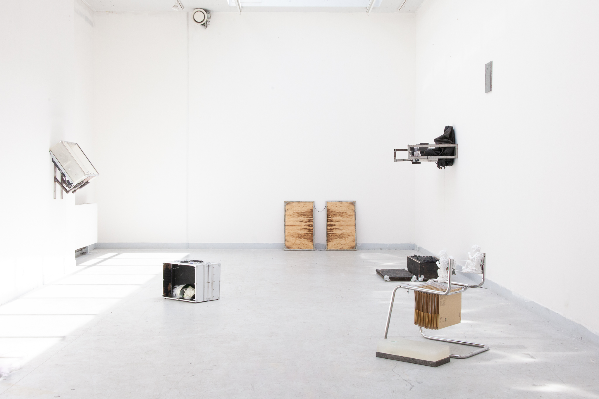 Exhibition view: <em>Playlist for an eternal Autumn</em>, DNSEP, Haute Ecole des Arts du Rhin, Strasbourg (FR), 2024. Photo © ALLOK7.FR